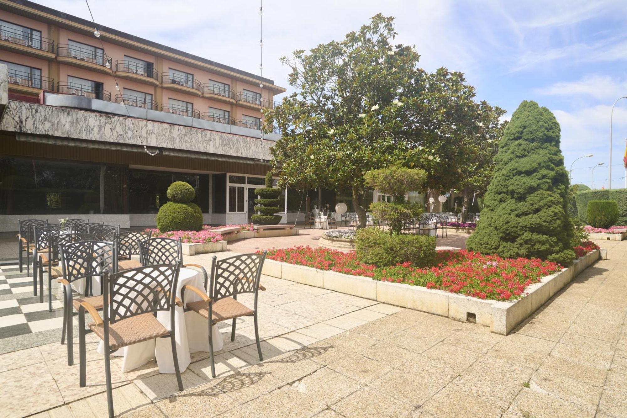 Crisol Regio Hotel Santa Marta de Tormes Exterior foto